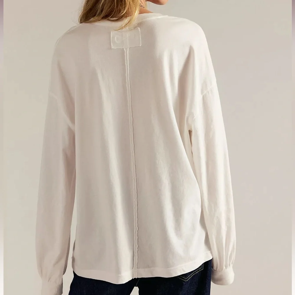 FREE PEOPLE NINA OVERSIZED LONG SLEEVE WHITE TEE SMALL MEDIUM - Picture 5 of 6